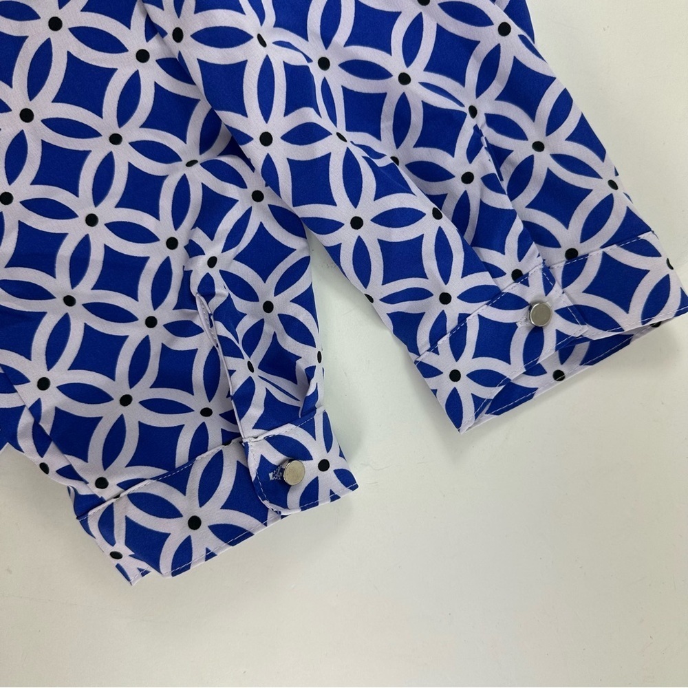 Notations Shirt Blouse Women's 1X Runs Small Blue Geometric Preppy Carrier - Picture 9 of 9